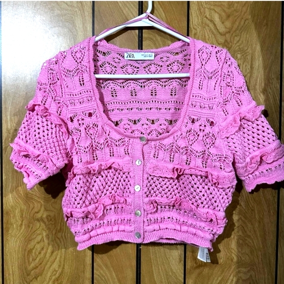 (S)🆕️🚨🎀Zara Pretty In Pink🎀🚨 Frilly Crochet Knit Crop Cardigan Ptp18"×L17" - Picture 3 of 7